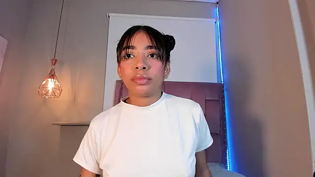 Scarlet Vixen  online show from 04-04-26, 12:24