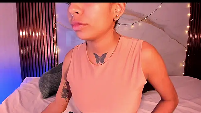 Scarlet Vixen  online show from 07-22-26, 01:03