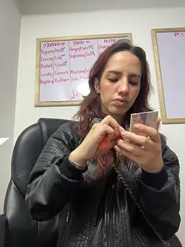 Snapshot of elodie_rouge chatting on 07-20-26, 03:14 elodie rouge online show from 07-20-26, 03:14