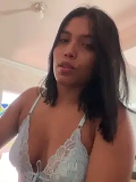 valentina Noa online show from 05-13-26, 04:48