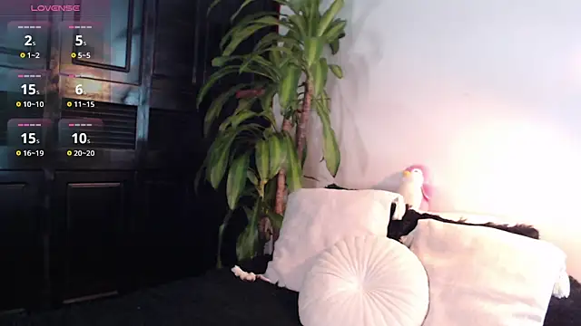 Snapshot of Mia_Volkova_ chatting on 04-20-26, 01:47 Mia Volkova online show from 04-20-26, 01:47