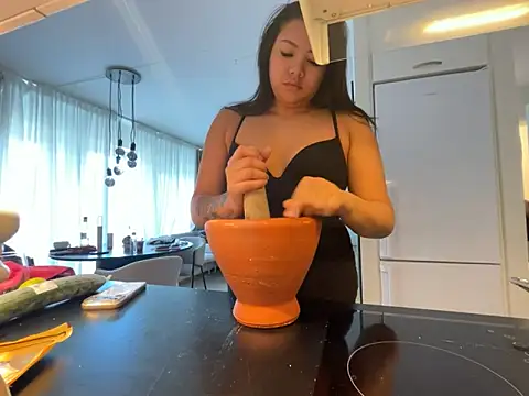 TitiTinyThai online show from 03-29-26, 11:54
