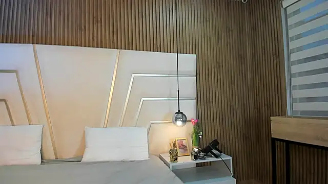 Xara Shadow online show from 03-30-26, 11:06