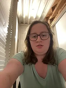 lucycomestrue online show from 07-02-26, 03:23