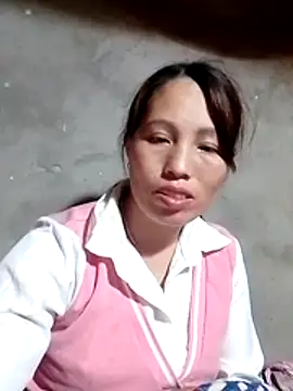 Gummiesu online show from 02-23-26, 08:39