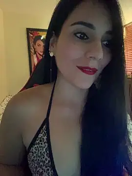Snapshot of Miaswwe chatting on 06-17-26, 03:02 Miaswwe online show from 06-17-26, 03:02