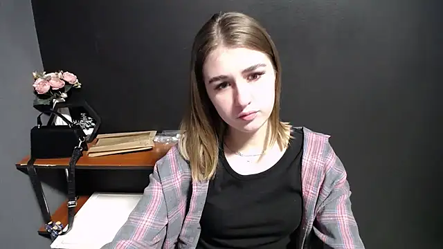 Sunny siren online show from 02-19-26, 01:29