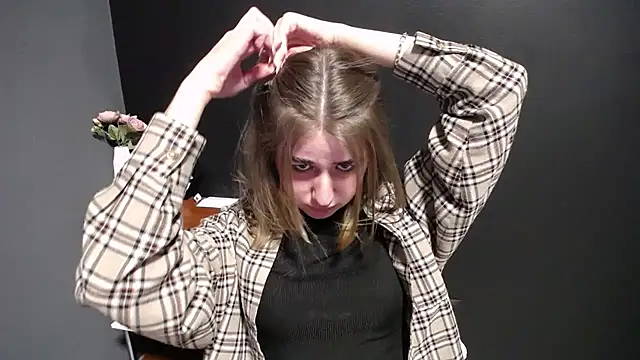 Sunny siren online show from 03-14-26, 02:33