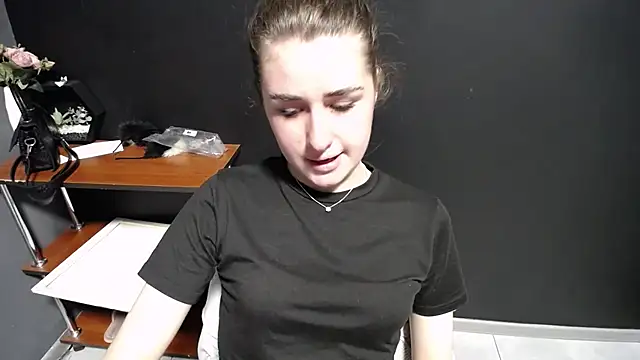 Sunny siren online show from 05-19-26, 12:22