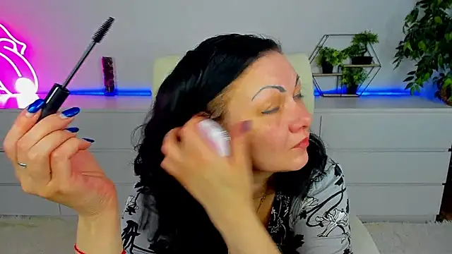 IrissMoon online show from 03-18-26, 06:49