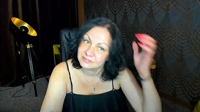 Snapshot of IrissMoon chatting on 07-05-26, 05:42 IrissMoon online show from 07-05-26, 05:42