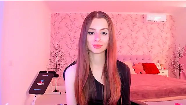 Snapshot of Hot_Molly5 chatting on 06-22-26, 03:36 Hot Molly5 online show from 06-22-26, 03:36
