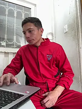 santiObrero online show from 04-18-26, 03:05