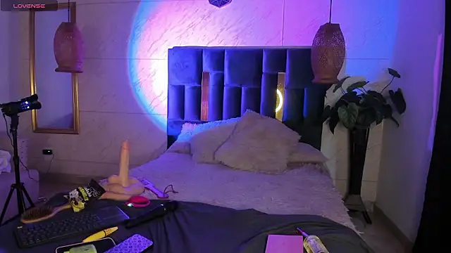 sophia willliamss online show from 02-27-26, 12:38