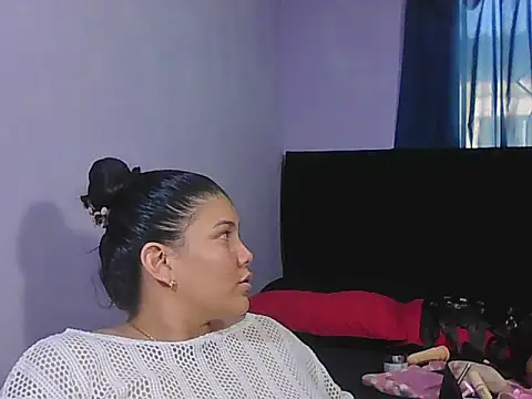 Helena-Paola online show from 04-07-26, 09:04