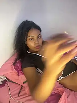 Snapshot of Valerii__smithh chatting on 04-18-26, 02:26 Valerii smithh online show from 04-18-26, 02:26
