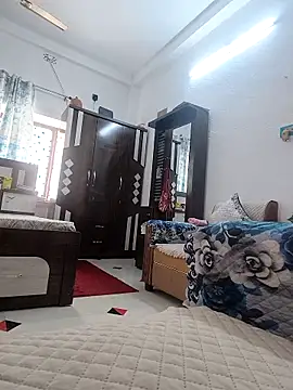 Hot-Tinaa online show from 04-06-26, 07:31