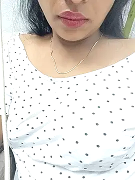 Hot-Tinaa online show from 04-16-26, 12:33