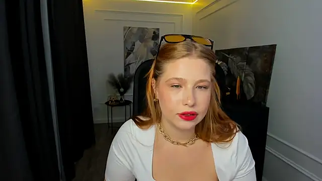 SweetDaylight online show from 05-17-26, 07:43