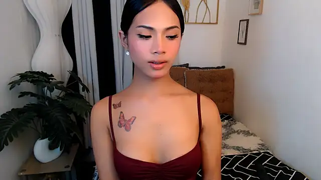 Snapshot of PrettyChloe_Ts chatting on 06-14-26, 03:58 PrettyChloe Ts online show from 06-14-26, 03:58