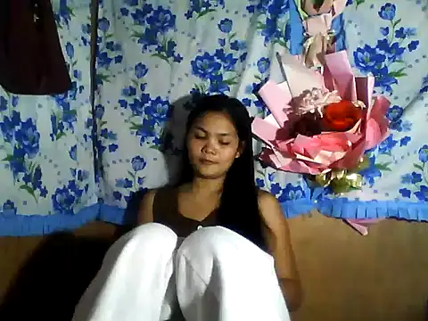 PinaySkinnyJust18 online show from 05-21-26, 10:22