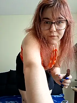Snapshot of Ashlovescannabis chatting on 06-16-26, 04:31 Ashlovescannabis online show from 06-16-26, 04:31