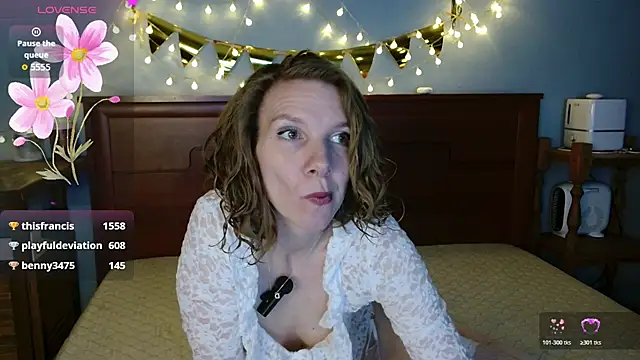 Daisy Lovely online show from 04-17-26, 04:15