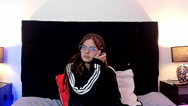 Snapshot of queen_missy chatting on 07-04-26, 09:21 queen missy online show from 07-04-26, 09:21