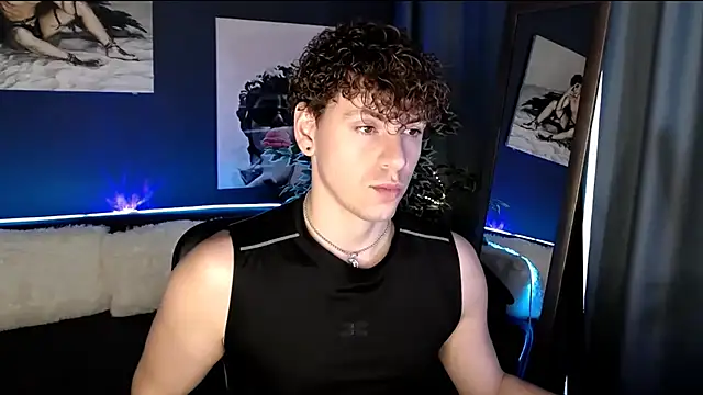 Snapshot of TylerGibson chatting on 07-09-26, 03:54 TylerGibson online show from 07-09-26, 03:54