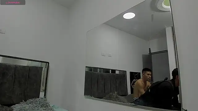 Snapshot of CamiloAndYury chatting on 01-17-26, 07:28 CamiloAndYury online show from 01-17-26, 07:28