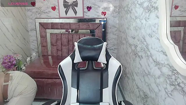 Melisa v online show from 04-17-26, 08:23