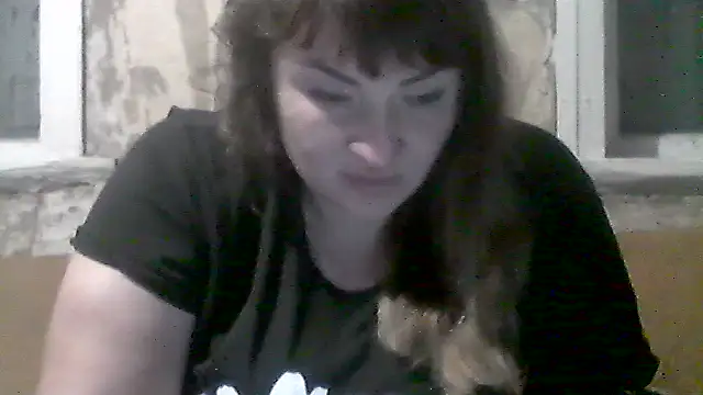 Snapshot of AllinaKis chatting on 06-15-26, 06:43 AllinaKis online show from 06-15-26, 06:43