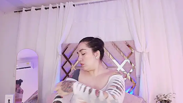 KathiaJenner online show from 05-18-26, 11:38