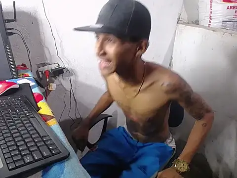 Snapshot of master_tattoo chatting on 02-06-26, 01:32 master tattoo online show from 02-06-26, 01:32