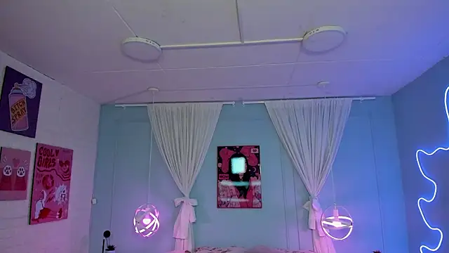 naomi campell online show from 03-12-26, 07:42