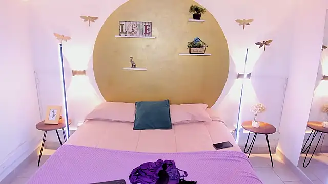 naomi campell online show from 03-14-26, 06:46