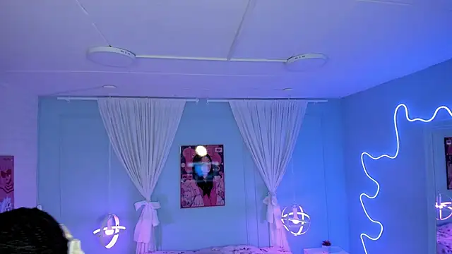 naomi campell online show from 03-17-26, 08:56