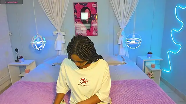 naomi campell online show from 03-26-26, 08:14