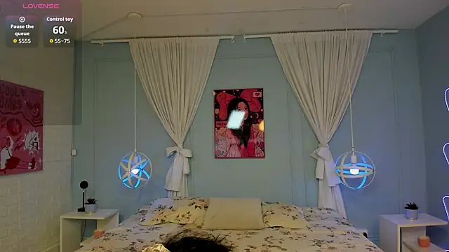 naomi campell online show from 04-15-26, 07:32