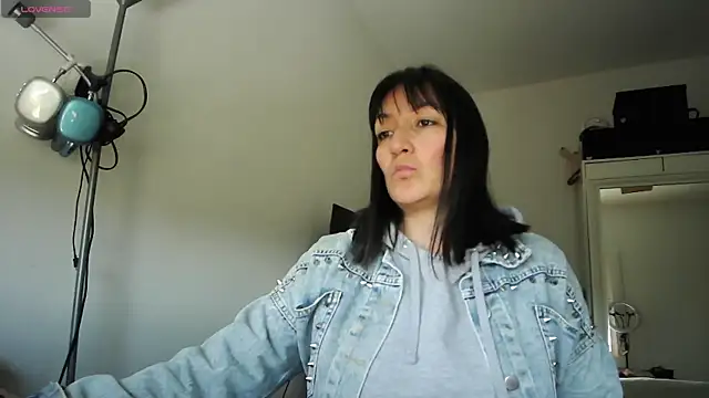 Yulian Milf online show from 03-30-26, 12:39