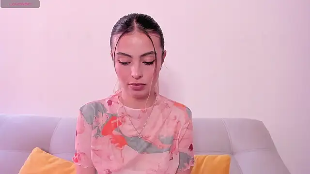 Snapshot of Fernanda_aaaa chatting on 06-19-26, 03:38 Fernanda aaaa online show from 06-19-26, 03:38