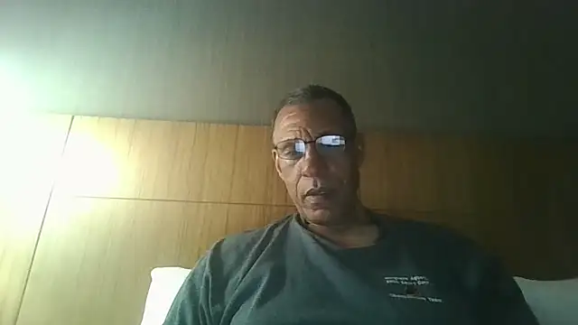 Snapshot of swimmer2496 chatting on 04-02-26, 01:36 swimmer2496 online show from 04-02-26, 01:36