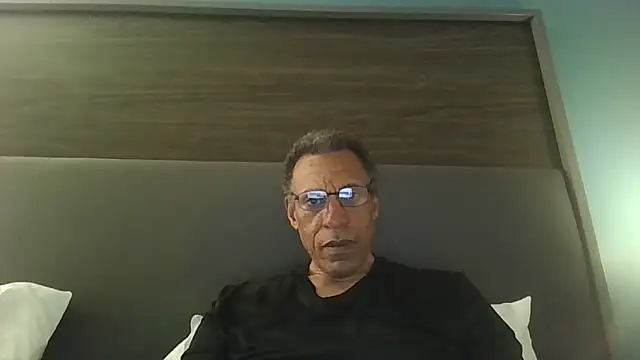 swimmer2496 online show from 05-16-26, 06:43
