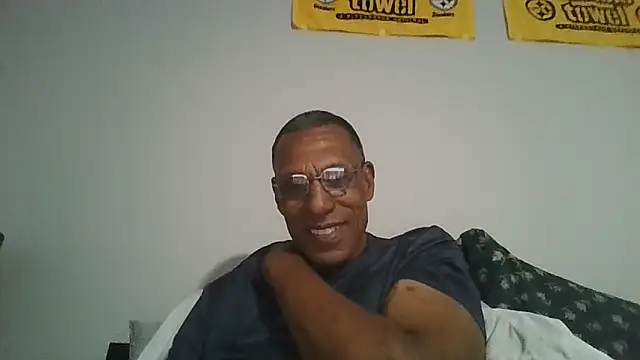 swimmer2496 online show from 05-23-26, 01:44