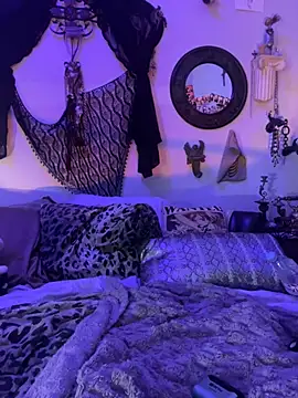 luxxlola online show from 04-08-26, 11:32