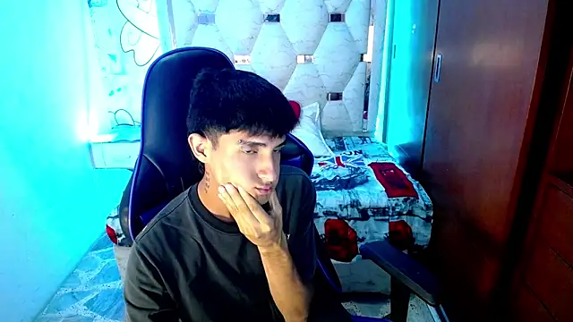 Snapshot of Akyra_latinn chatting on 03-30-26, 09:27 Akyra latinn online show from 03-30-26, 09:27