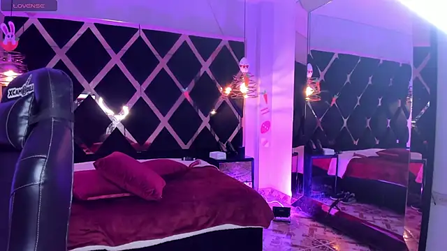 Lucia 24x online show from 04-18-26, 07:58