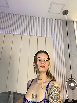 JuliaColemann online show from 03-18-26, 12:08
