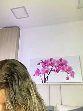 JuliaColemann online show from 05-30-26, 12:02