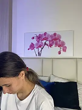 JuliaColemann online show from 07-15-26, 12:10